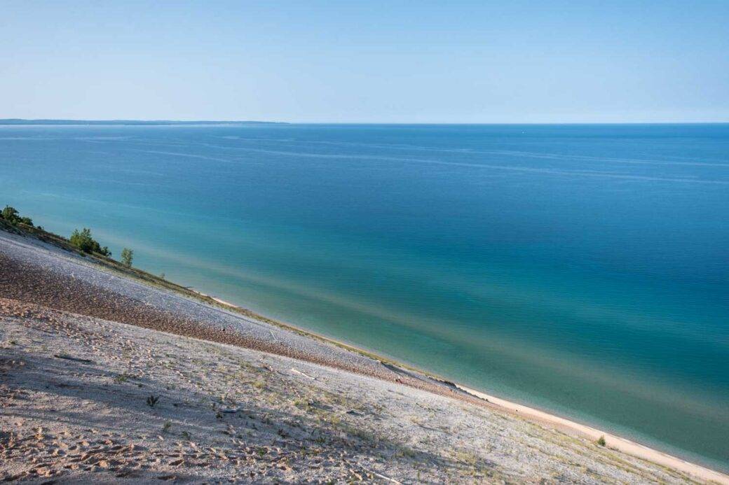 Szlak Pyramid Point Loop w Sleeping Bear Dunes National Lakeshore w Michigan
