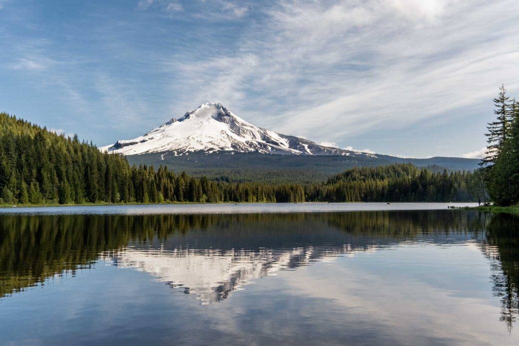 Trillium Lake in Oregon with Mt Hood in the distance