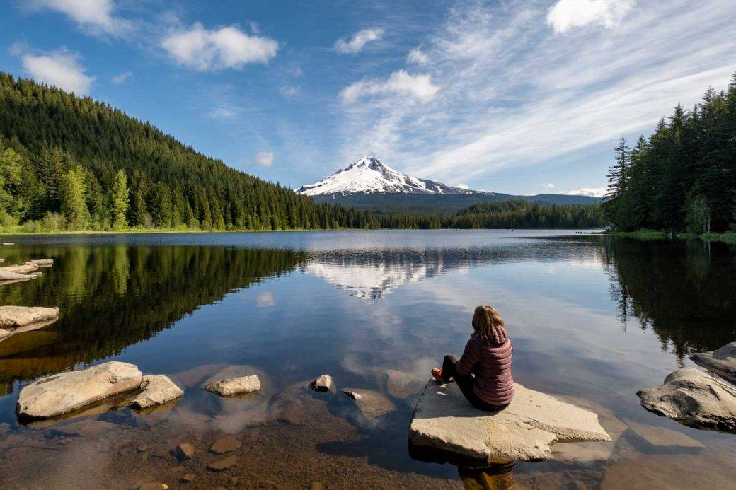 Road tripping Oregon: Trillium Lake in with Mt Hood in the distance