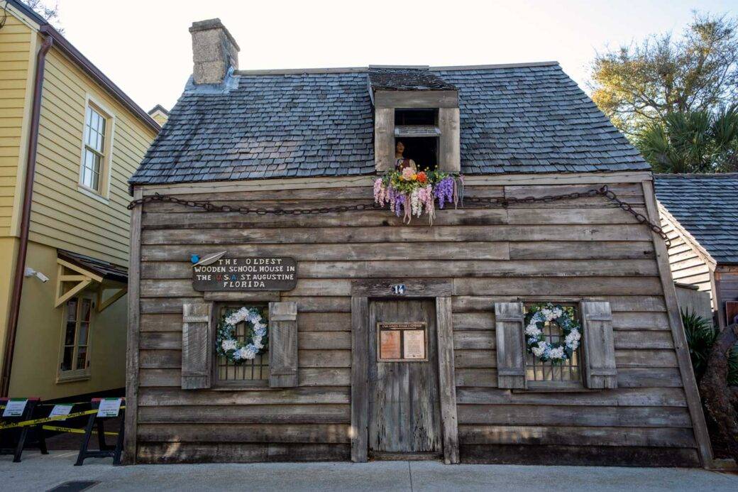 The oldest wooden schoolhouse in the U.S.